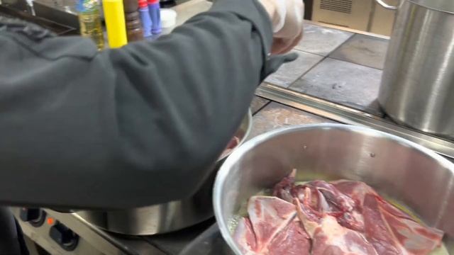 Лопатка баранина по-итальянский. Сочное мясо из баранина￼ #кулинария #баранина #мясо #кухня #халал