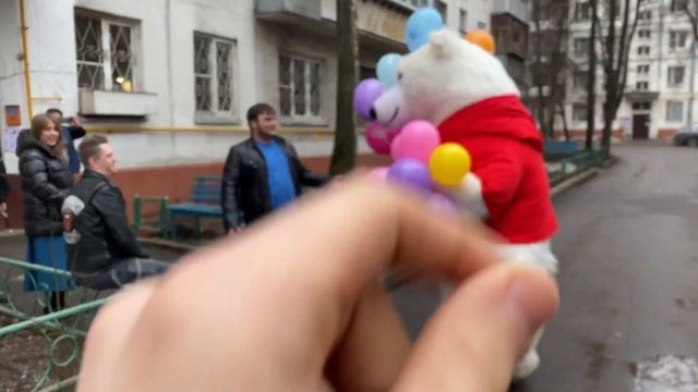 мишка на день рождения москва смотреть онлайн