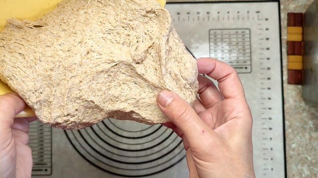 100 % цельнозерновой пшеничный хлеб на закваске с овсяными хлопьями. (По просьбам зрителей).