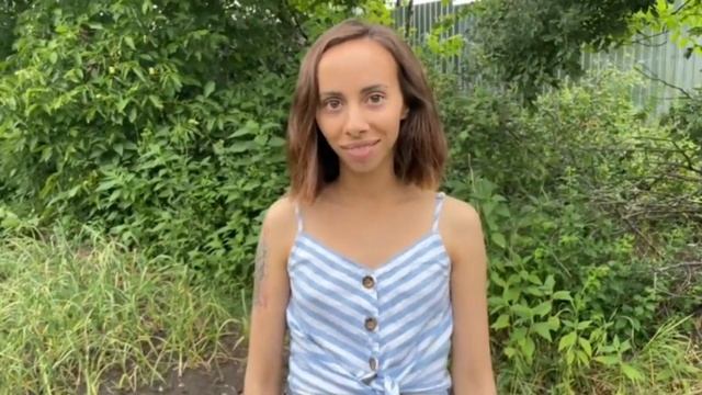 Помогла парню с его шлангом смотреть онлайн