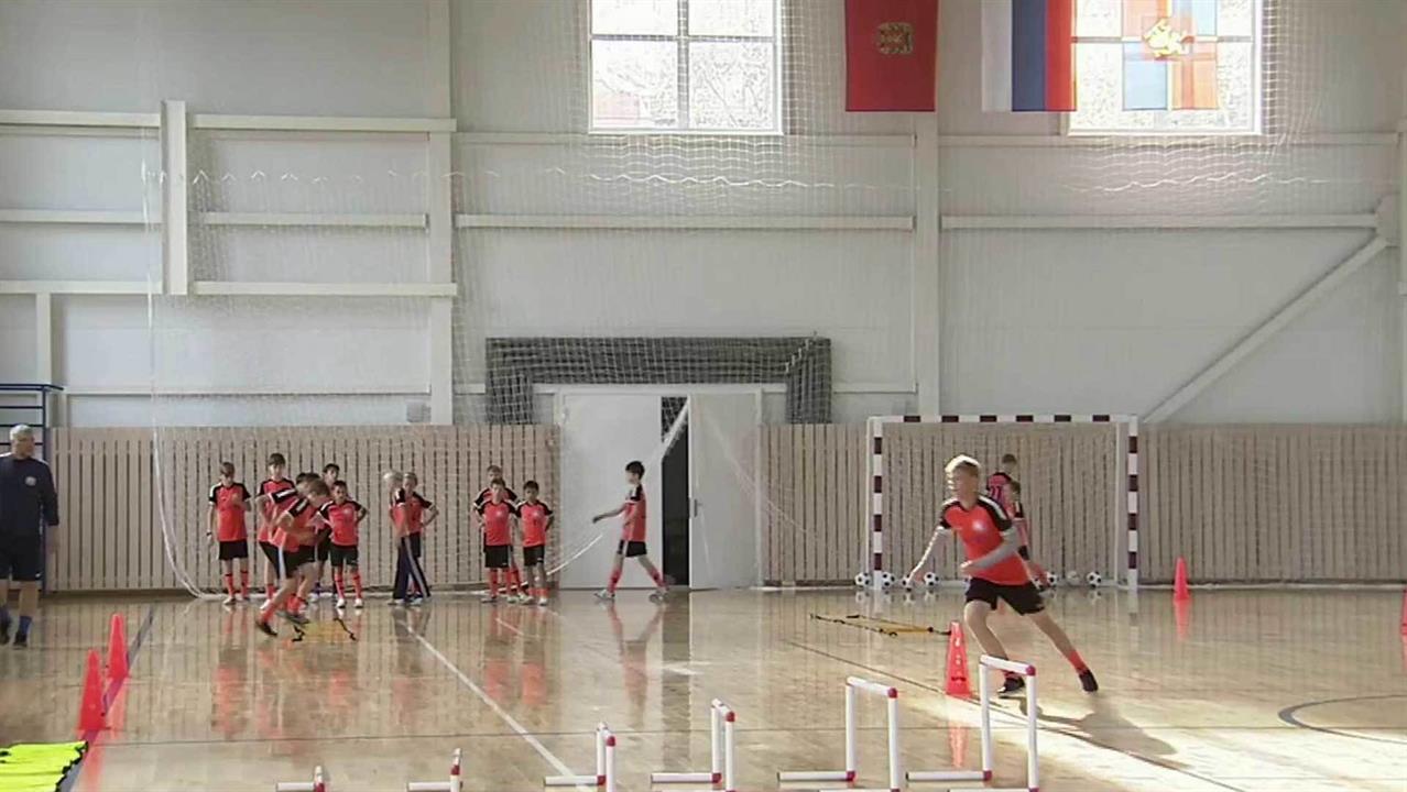 Юные футболисты из красноярского клуба "Тотем" пол... в свое полное распоряжение новый спорткомплекс