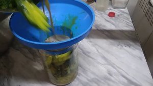 Красивые огурцы с куркумой на зиму