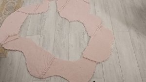 Не выбрасывайте старые вещи. Креативный коврик из старых вещей.