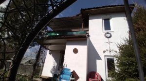 Красивый котедж в Подмосковье с качелями