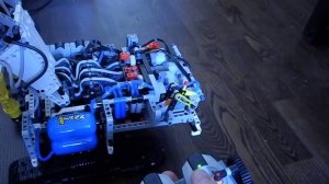 Lego liebherr  R 9350 Moc (inside)