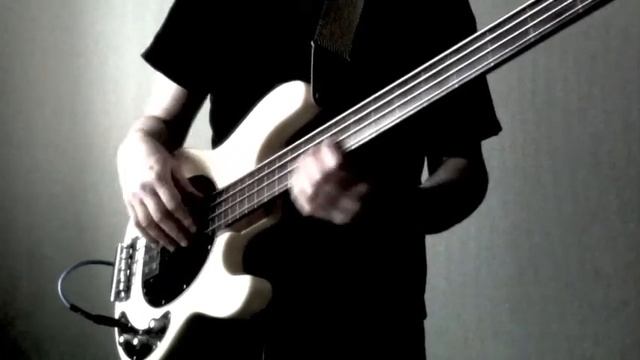 FRETLESS BASS+ZOOM B1 FOUR LOOPER смотреть онлайн