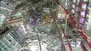 Обрушение стеллажей на складе