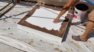 Закончили утепление пенопластом, отделку декоративной штукатуркой и камнем фасадов одноэтажного дом