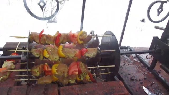 Шашлык на деревянных шпажках+ Вертел. смотреть онлайн