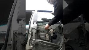 Как снять извлечь заменить стекла задних дверей VW GOLF5+PLUS demontaz zamiana szyb drzwi tyl!
