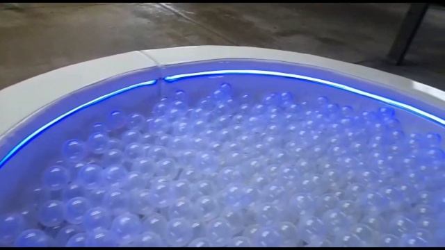 Сухой бассейн с подсветкой смотреть онлайн