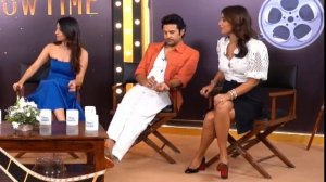 Actress Shriya Saran shoeplay shoedangling feet