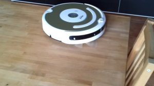 Samsung NaviBot sr8895 silencio vs. IRobot Roomba 531 2/2