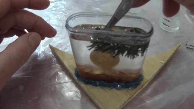 DIY Счастливый пятак в эпоксидной смоле, во льду, на ветви ели. смотреть онлайн