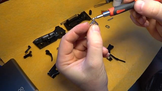 Инструкция по разборке пневматического пистолета Beretta M-92 от WE смотреть онлайн