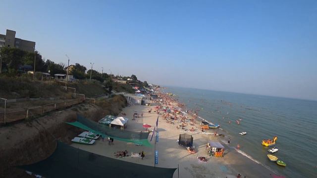 ВЛОГ: Территория базы отдыха ПРИБОЙ КИРИЛЛОВКА и выход к морю. Кирилловка 2019. Азовское море смотреть онлайн