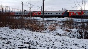 Электровоз эп1м 784 и тепловоз тэп70бс 133 с поездом 325 Пермь-Новороссийск