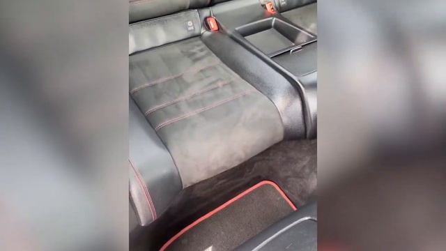 Mercedes-Benz C Class 2.1 C220 CDI AMG Sport Plus 2dr FULL HISTORY|DAB|RARE MANUAL смотреть онлайн