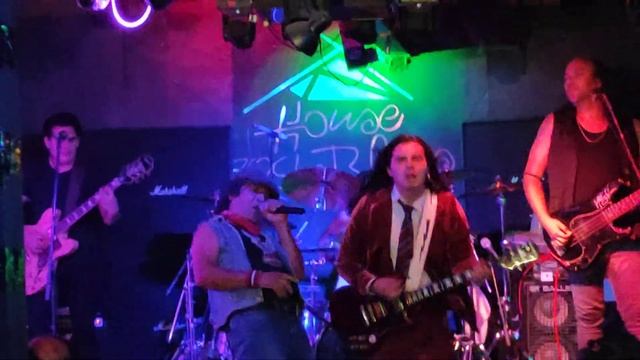IVAN GAC -  homenaje a Brian Johnson - "Thunderstruck"