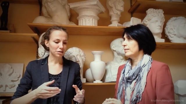 Катя Гриценко приводит пример того, как форма отражает замысел художника