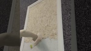 Нанесение жидких обоев на стену