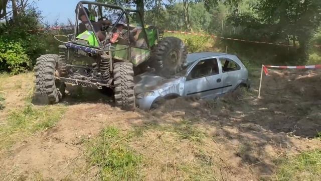 Шины CST CL21M Коготь Дракона в деле! Чемпионат Германии по джип-триалу 2023 смотреть онлайн