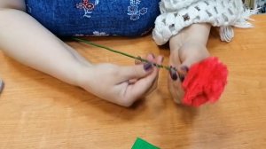 Мастер-класс по изготовлению гвоздики из гофрированной бумаги