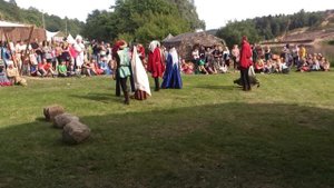 Medieval dance Saltarello. Mittelalter Tanz Saltarello. Medieval danza Saltarello