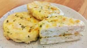 ОЛАДЬИ ИЗ КУРИНОЙ ГРУДКИ с сыром и зеленью, запеченные в духовке