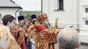 Служение викария. Храм Воскресения Христова в Поповке. Антипасха. 12.05.2024