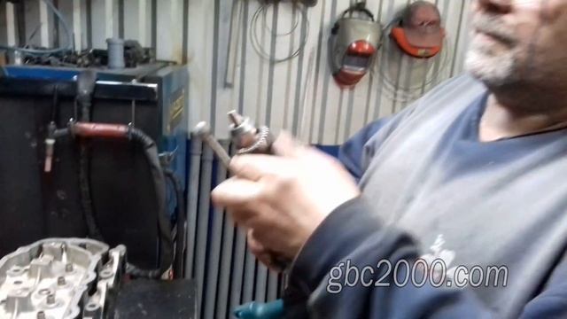 Сшиваем ГБЦ Ниссан Патрол оторванный цилиндр опрессовка фрезеровка прирезка седел ТИГ сварка Patrol смотреть онлайн