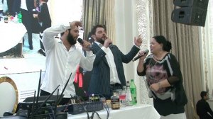 Поют цыгане Наталья Бузылёва, Василий и Митя Крести  "То не ветер ветку клонит".