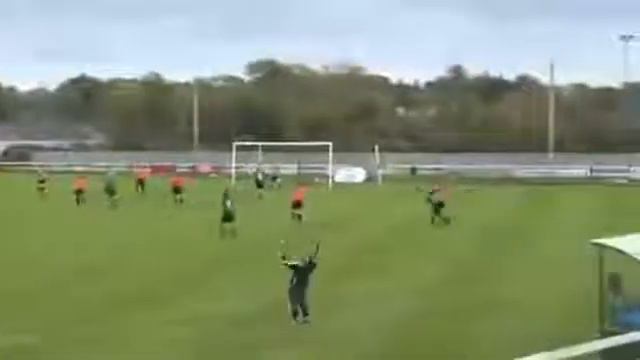 Футболистка забивает фантастический гол смотреть онлайн