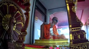 Мумия монаха в храме Wat Khunaram на Самуи (Таиланд)