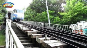 Изучаем поезда и железнодорожный транспорт для детей. Развивающее видео про городской транспорт