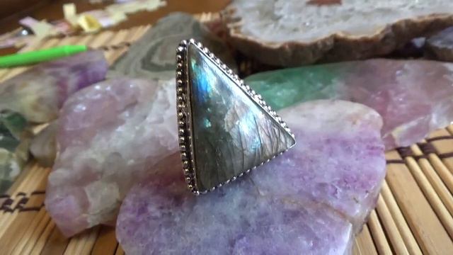 ЛАБРАДОР можно приобрести в магазине ЧИНТАМАНИ.рф смотреть онлайн