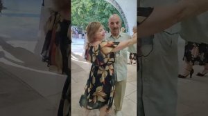 "Я вновь от тебя хмелею!"