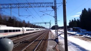 Сапсан летит на Санкт-Петербург по ст. Малино на скорости 145 км/ч.