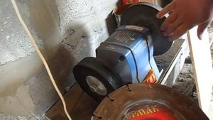 Если на точильном станке засалился (зализался) наждачный круг