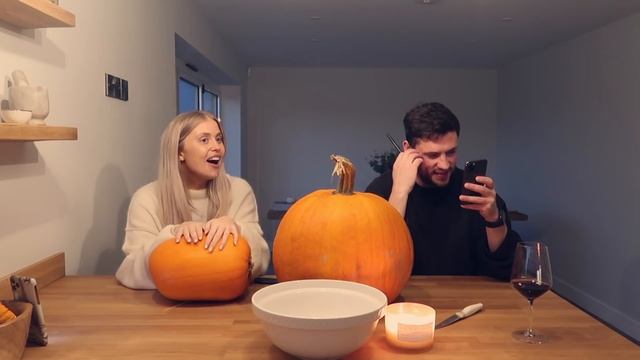 A COSY FALL EVENING | pumpkin carving, halloween grocerys + autumn cooking ? смотреть онлайн