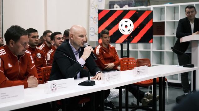 Встреча с болельщиками ФК «Металлург» смотреть онлайн