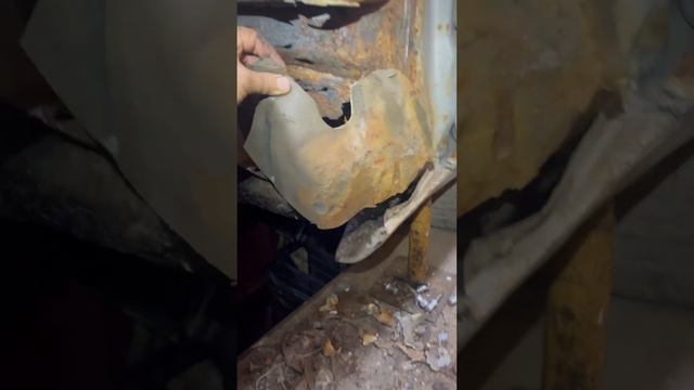 Мерседес W202 Попадании в салон воды из за свивших передних колёсных арок смотреть онлайн