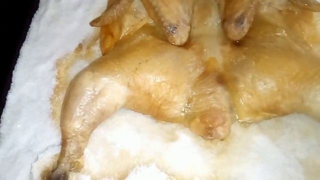 ЖАРИМ КУРИЦУ НА СОЛИ.  ВСЕ ПРОСТО И ВКУСНО.
