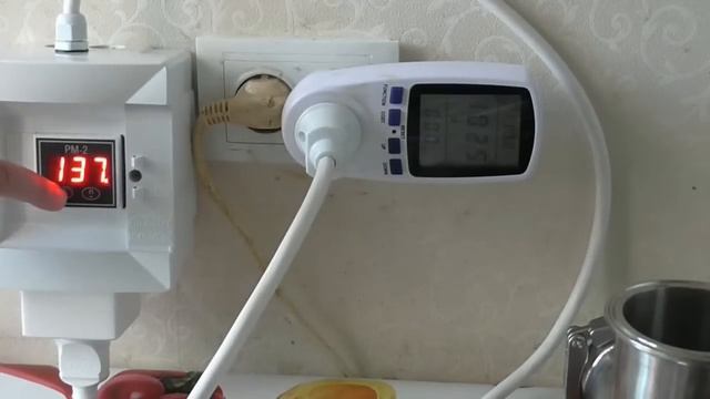 Скачет напряжение??? - Нужен стабилизатор РМ-2 !!! смотреть онлайн