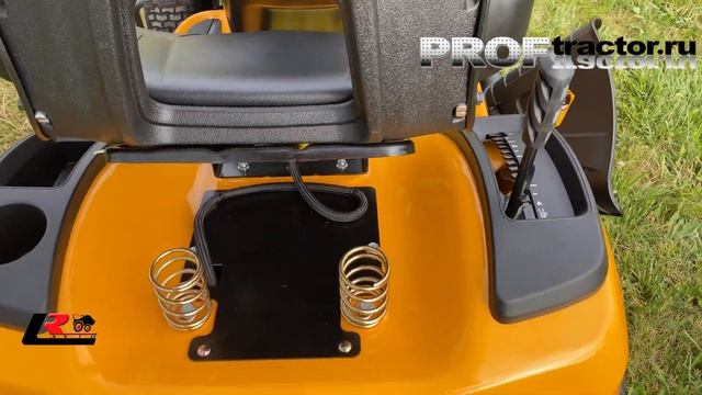 Аккумуляторный садовый трактор Cub Cadet XT2 Electric.