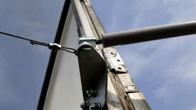 Устанавливаю Термопривод-400 в теплице ! Дача 9 мая 2023 года.