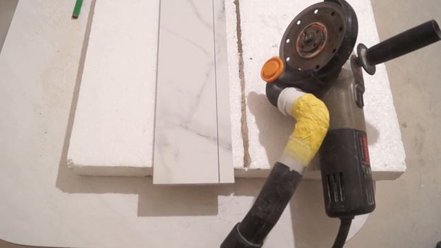Подрезка большого керамогранита, как резать керамогранит без пыли? Как резать плитку болгаркой?