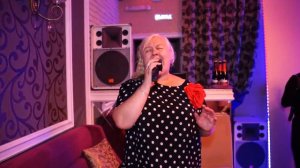 Свадебные цветы. Ольга Овчинникова. велущая которвя поет... перепела Аллегрову.