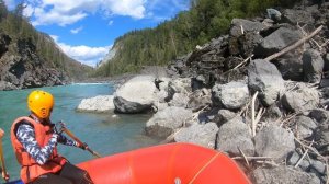 Алтай август 2023 сплав Катунь чалимся перед просмотром порога Аккемский прорыв