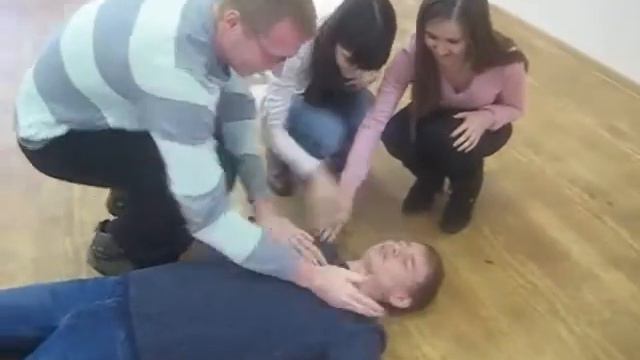 Шуточный номер "Вместе весело ломать установку" смотреть онлайн